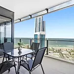 Kids Stay Free In Ocean View 1 Bedroom Spa Apartment At Circle On Cavill - Q Stay