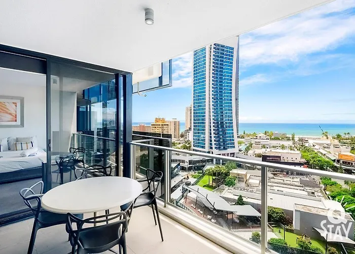 Kids Stay Free In Ocean View 1 Bedroom Spa Apartment At Circle On Cavill - Q Stay