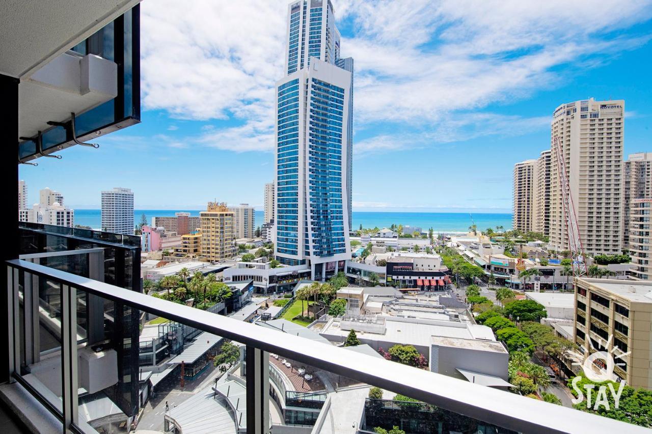 Apartment Kids Free In Ocean View 1 Bedroom Spa At Circle On Cavill - Q *
