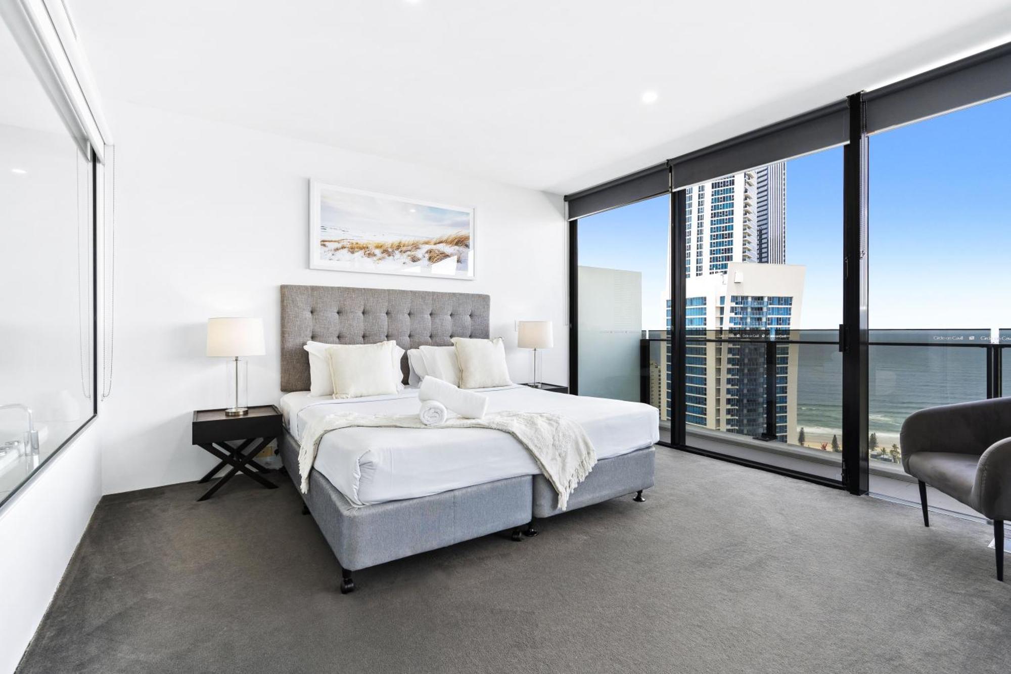 Apartment Kids Free In Ocean View 1 Bedroom Spa At Circle On Cavill - Q *