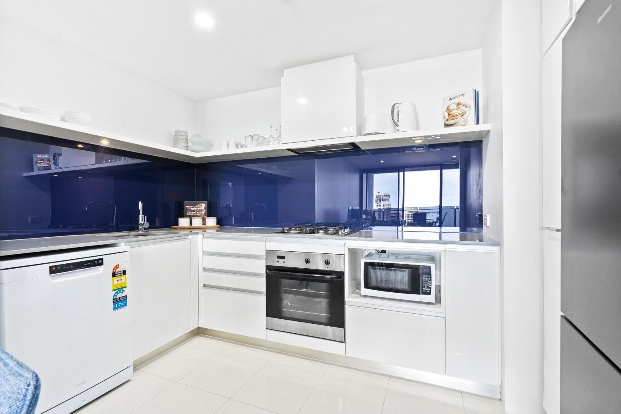 Kids Free In Ocean View 1 Bedroom Spa At Circle On Cavill - Q *